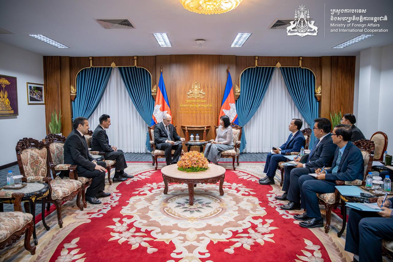 ប្រទេសតូមិននីស្ថាន កម្ពុជាពិភាក្សាពីការពង្រីកកិច្ចសហប្រតិបត្តិការនយោបាយ និងសេដ្ឋកិច្ច
